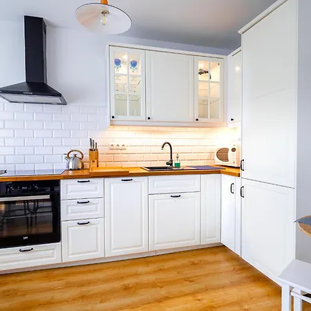 La Lemur 노비 삭츠